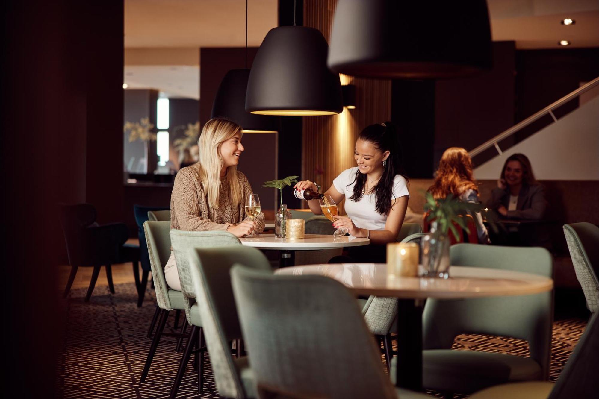 Van Der Valk Hotel Veenendaal Eksteriør billede